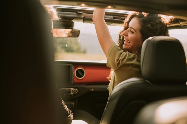 Quels sont les meilleurs itinéraires pour un road trip à travers l'Islande?